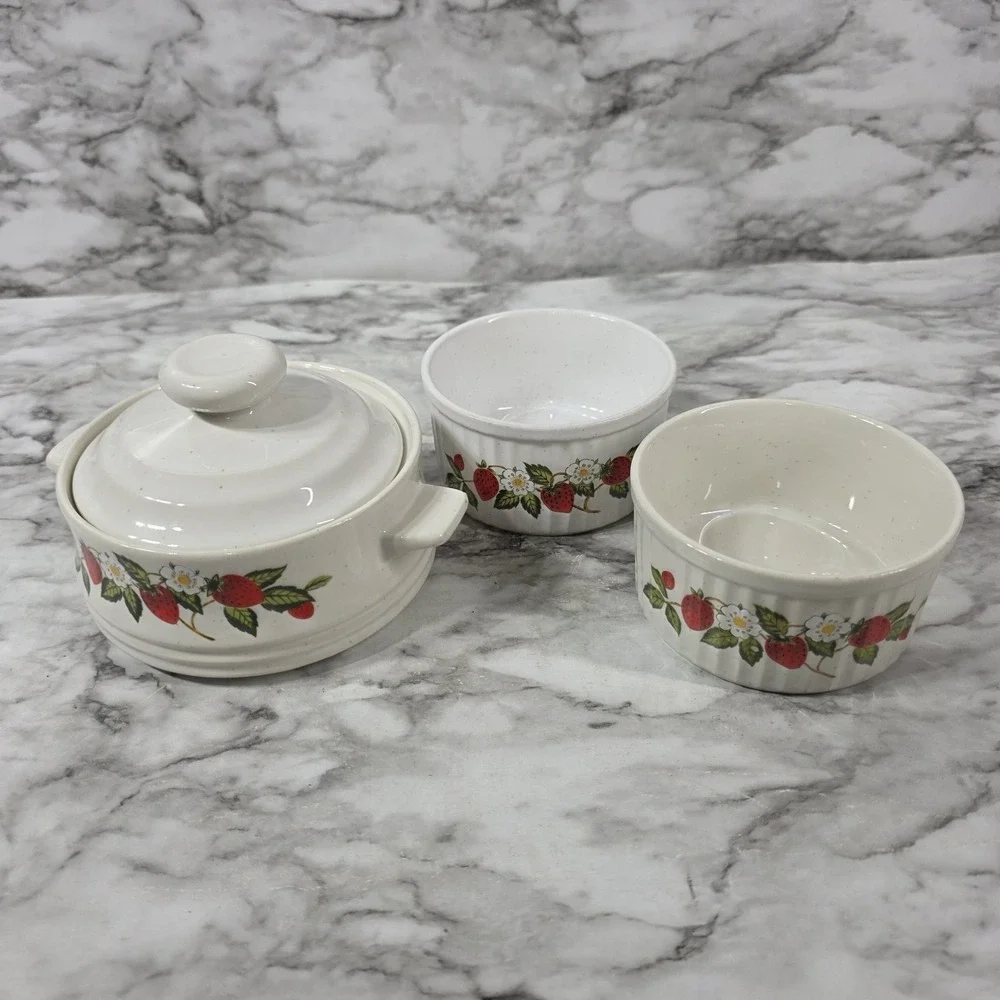 Sheffield strawberries n cream stoneware small vintage crock w/ lid & bowl read
